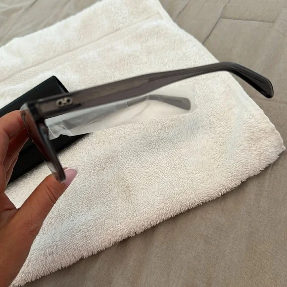 Salvatore Ferragamo sunglasses - Picture 2 of 3